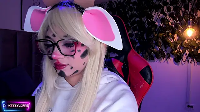 Kitty Gang online show from October 2025 02:34:01 AM