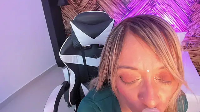 emma collson online show from November 2025 12:13:02 AM