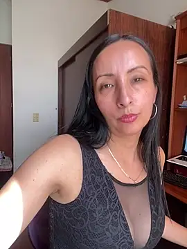 yaralyminjo2 online show from February 2025 08:42:02 PM