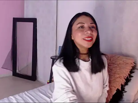 selene gils online show from November 2025 04:45:02 AM