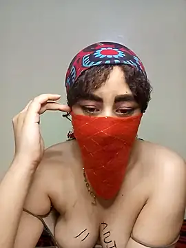 Snapshot of Lalou chatting on December 2024 01:22:02 PM Lalou online show from December 2024 01:22:02 PM