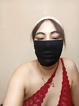 Snapshot of Lalou chatting on February 2025 09:32:01 AM Lalou online show from February 2025 09:32:01 AM