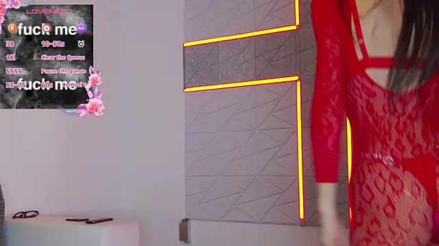 Snapshot of hailey_peach chatting on September 2025 05:28:01 PM hailey peach online show from September 2025 05:28:01 PM