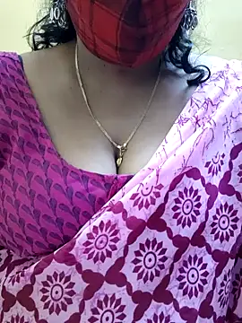 Snapshot of mallu-sumi chatting on February 2025 06:11:02 PM mallu-sumi online show from February 2025 06:11:02 PM