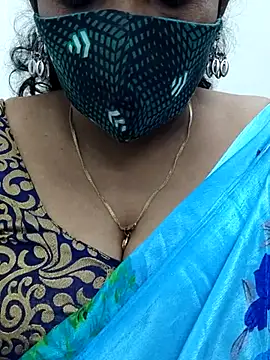 Snapshot of mallu-sumi chatting on February 2025 03:35:01 PM mallu-sumi online show from February 2025 03:35:01 PM