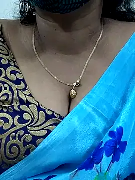 Snapshot of mallu-sumi chatting on February 2025 10:43:02 PM mallu-sumi online show from February 2025 10:43:02 PM