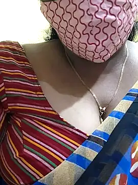 Snapshot of mallu-sumi chatting on March 2025 05:28:01 PM mallu-sumi online show from March 2025 05:28:01 PM