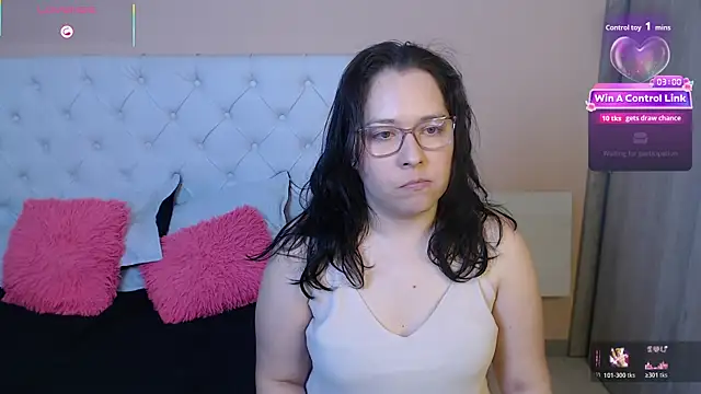 May Carlier online show from January 2026 08:25:02 PM