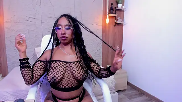  Eveelyn online show from March 2025 10:18:02 PM