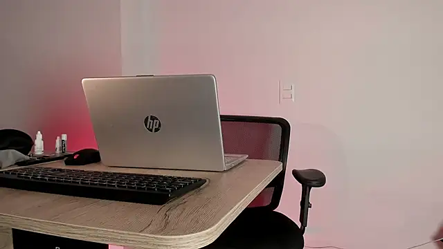 Snapshot of pablo-rincon95 chatting on January 2025 11:24:01 PM pablo-rincon95 online show from January 2025 11:24:01 PM