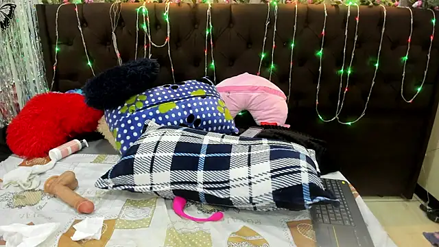 HottCandy21 online show from February 2025 01:19:02 AM