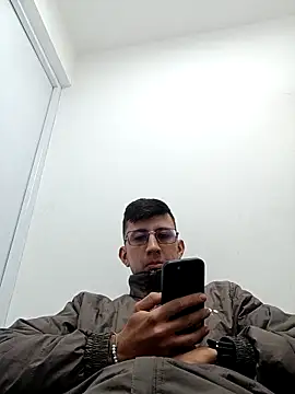 stivevv online show from April 2026 04:10:02 PM