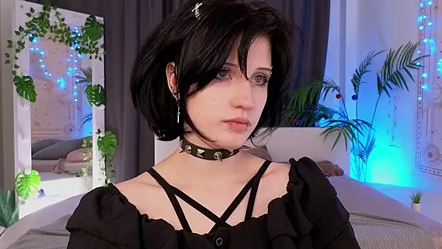 dark vamp  online show from January 2025 08:35:01 PM