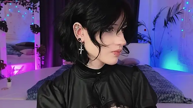 dark vamp  online show from January 2025 11:00:01 AM