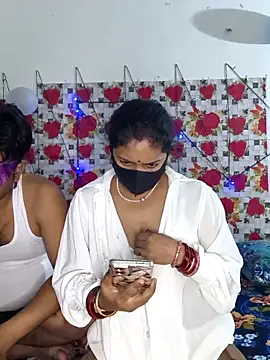 PeaCoooock online show from October 2025 05:15:02 PM