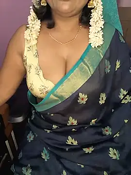 Snapshot of honey-sexy chatting on June 2026 06:44:01 AM honey-sexy online show from June 2026 06:44:01 AM
