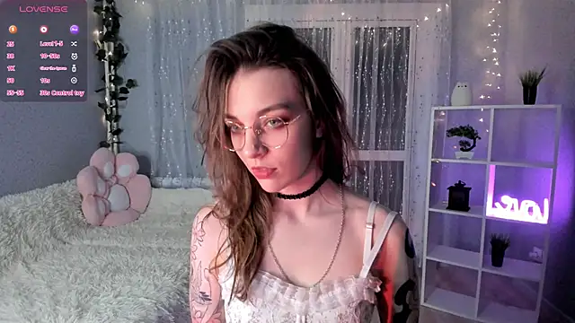 AraCopple online show from December 2024 09:31:02 PM