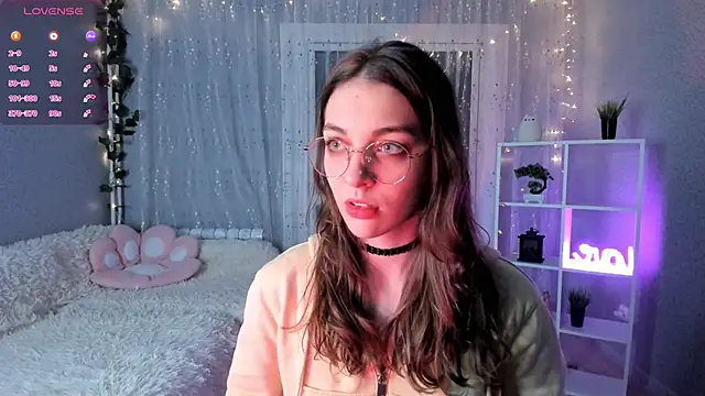 AraCopple online show from December 2024 01:48:02 AM