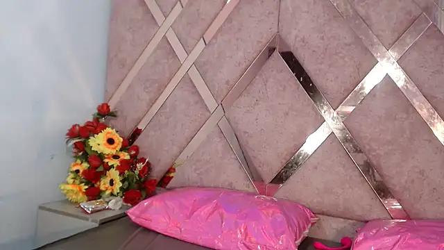 Lucy White   online show from January 2025 11:52:02 PM