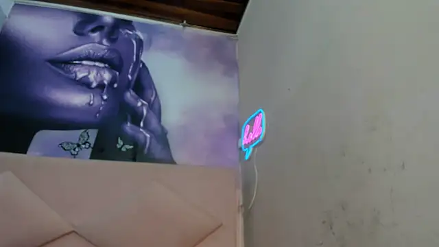 Lucy White   online show from January 2025 12:22:01 AM