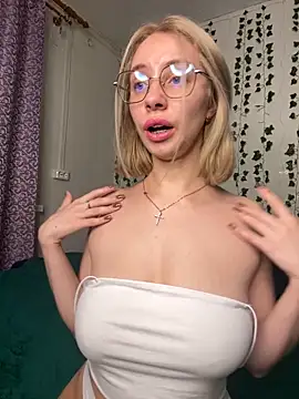 Kitty Katrine online show from March 2025 05:24:02 PM