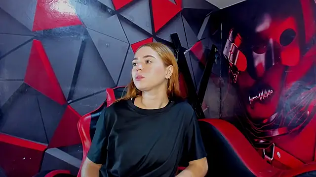 Hana and Zeta online show from December 2025 12:45:01 PM