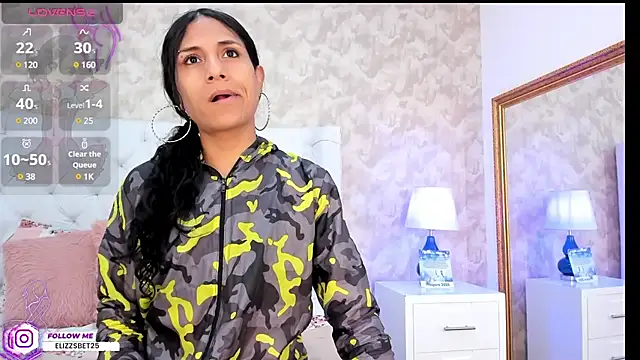 Eliza Thaylor   online show from December 2024 02:03:02 PM