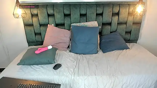 angelswets online show from December 2024 05:16:01 PM