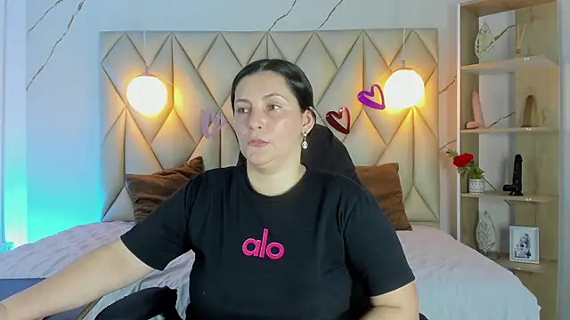 angelswets online show from February 2026 01:08:02 PM