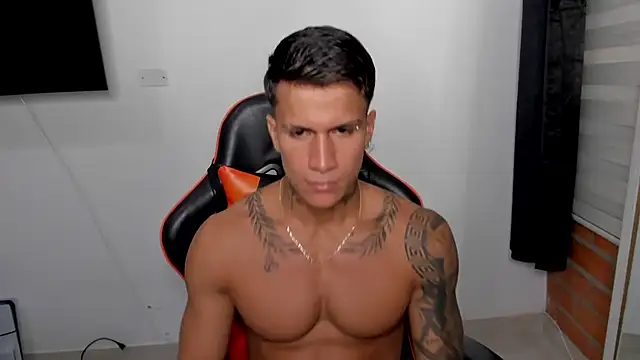 pettergrey1 online show from October 2025 11:31:01 PM