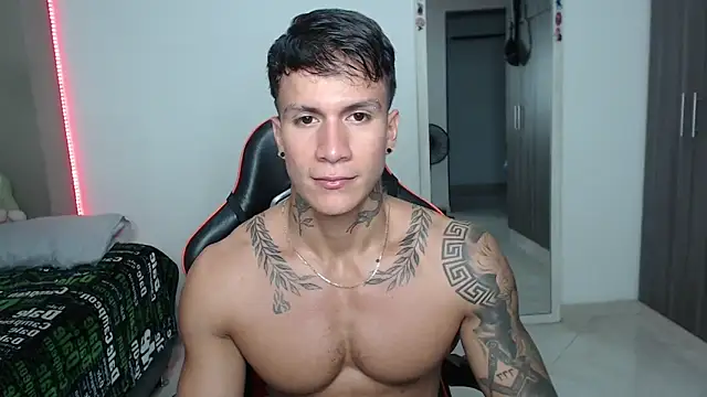 pettergrey1 online show from April 2026 08:03:01 PM