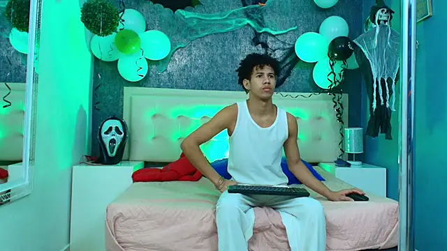 Erick Zhimerman online show from October 2025 03:54:02 AM