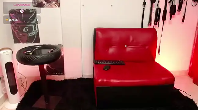 MadissomCute online show from December 2024 07:25:02 AM