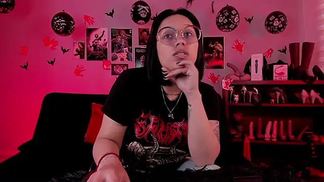 lilith-deveraux online show from November 2025 02:43:02 PM