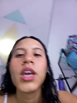 Snapshot of Karii-R chatting on January 2025 10:29:02 PM Karii-R online show from January 2025 10:29:02 PM