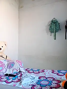 Snapshot of Karii-R chatting on October 2025 07:55:01 PM Karii-R online show from October 2025 07:55:01 PM