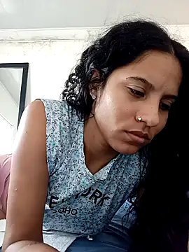 Snapshot of Karii-R chatting on November 2025 01:02:02 PM Karii-R online show from November 2025 01:02:02 PM