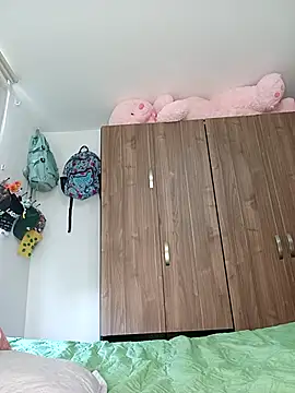 Karii-R online show from April 2026 03:24:01 PM