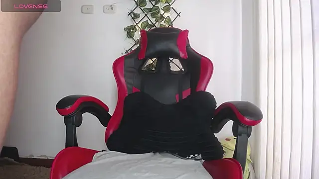 darkviper26 online show from April 2026 02:37:01 PM