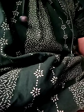 gunjan22 online show from November 2025 09:11:02 AM