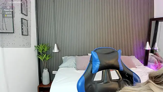 Axel brunette1 online show from April 2026 08:31:01 PM