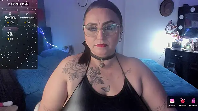 Snapshot of Ivonnee__ chatting on February 2025 01:23:02 AM Ivonnee   online show from February 2025 01:23:02 AM