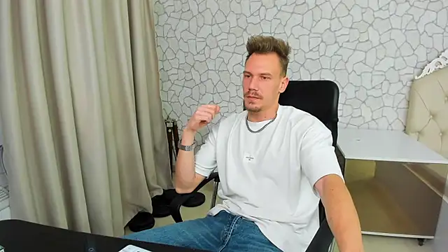 MateoBenjaminX online show from January 2025 06:17:02 PM