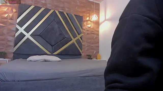 Alahia Dangelo online show from February 2025 11:28:01 AM