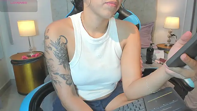  maria foxx  online show from February 2026 07:07:01 PM