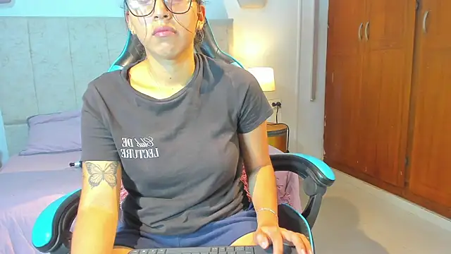  maria foxx  online show from April 2026 04:56:02 PM