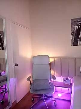 DaniRousse online show from February 2025 03:53:02 PM