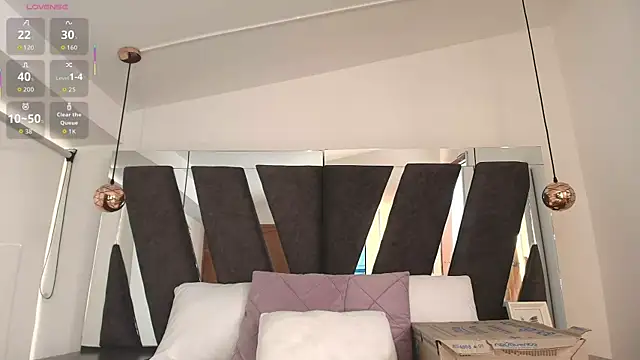 Milkdulce1 online show from October 2025 01:40:02 PM