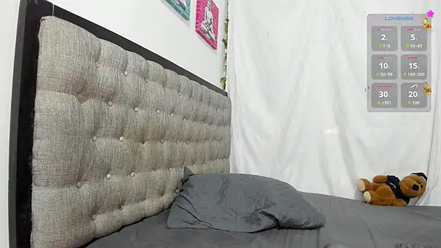 emi henao online show from December 2025 12:43:02 PM