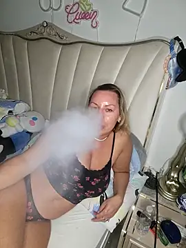 Sparkle2206 online show from April 2026 09:18:02 PM